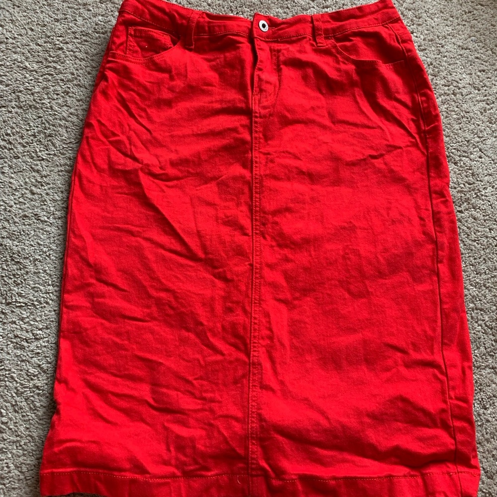 Adorable red denim stretchy skirt!